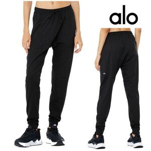 ALO Yoga Women’s Black Pants